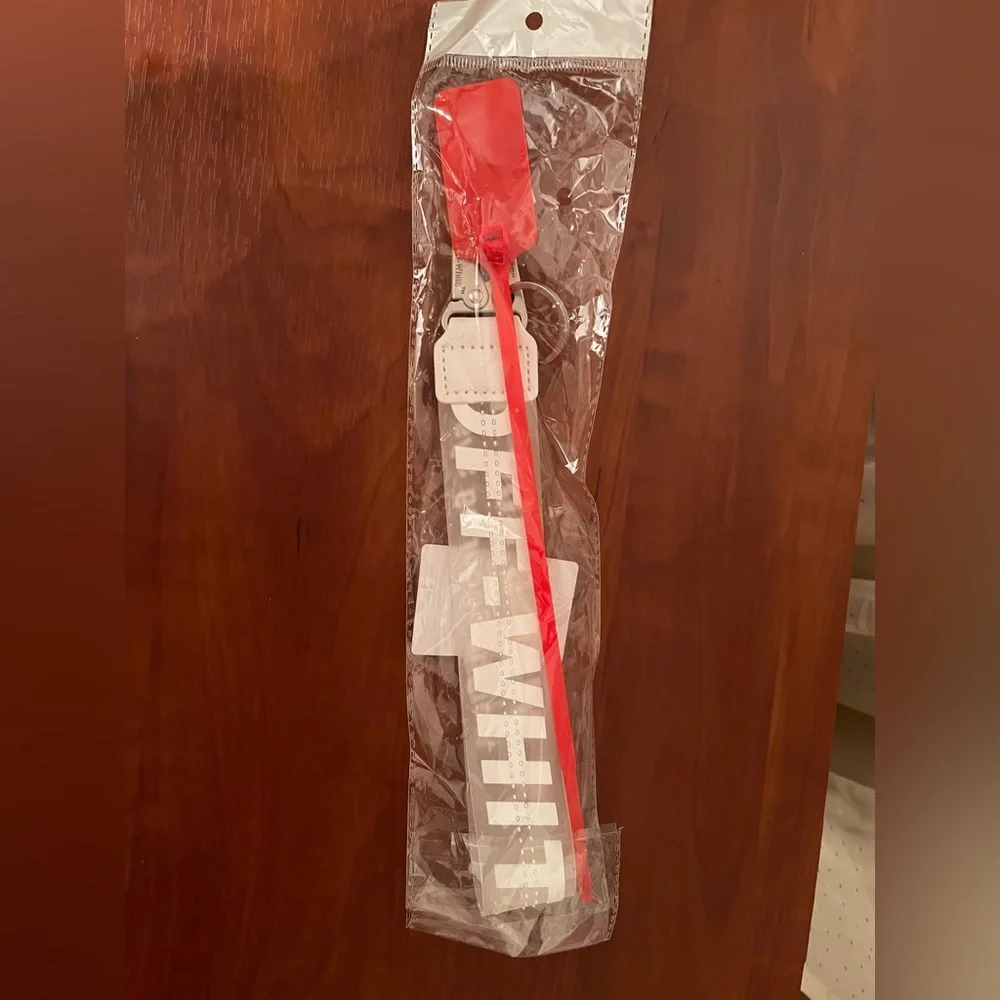 White key ring lanyard